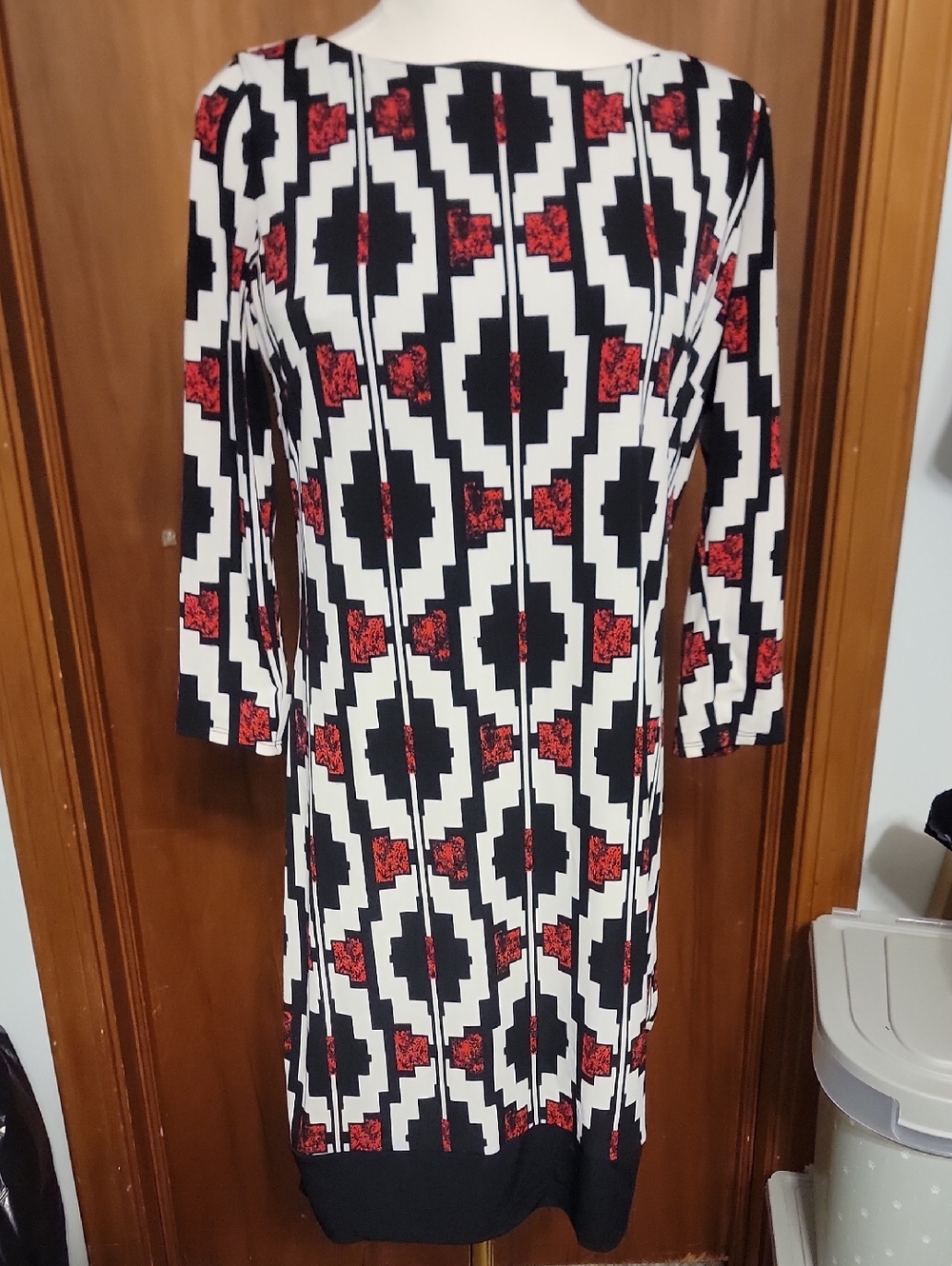 Geometric Print Shift Dress in Black, White & Red